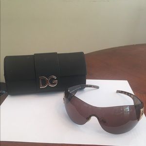 DOLCE & GABBANA SUNGLASSES WITH SUNGLASSES CASE
